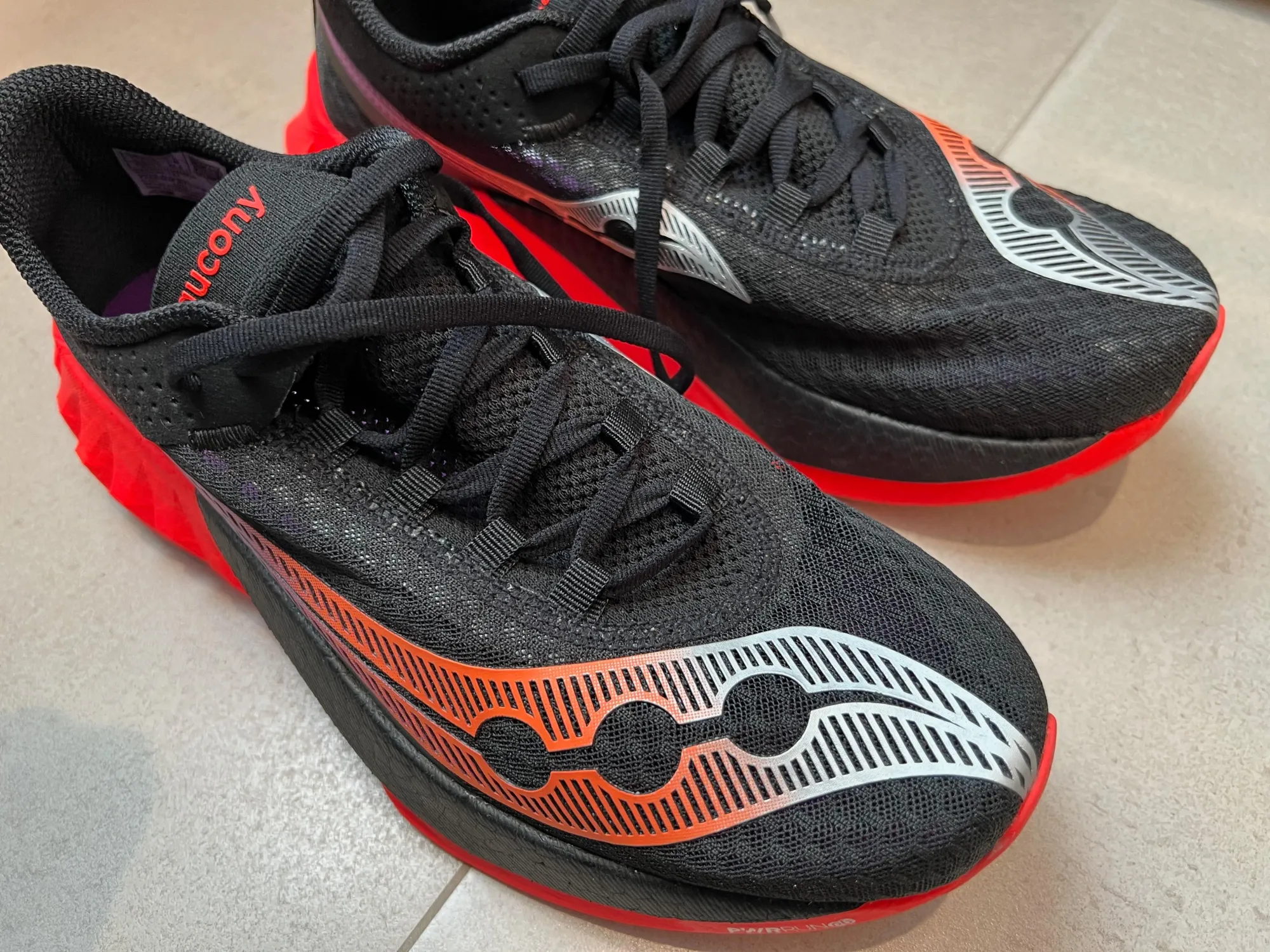 A photo of the black upper fabric of the Saucony Endorphin Pro 4